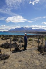 02-Torres del Paine and Lago Sarmiento